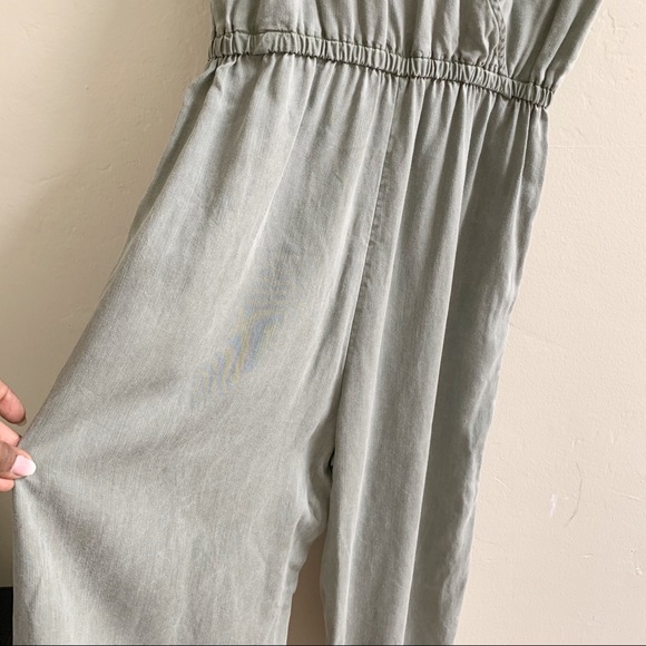 Sold ❣️Old Navy Flutter Sleeve Olive Jumpsuit - Picture 15 of 15